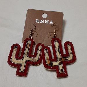 Cactus shaped dangling earrings